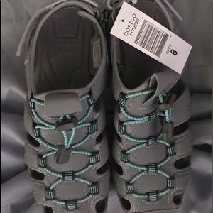 Sandals NWT in box 8 women gray & blue.